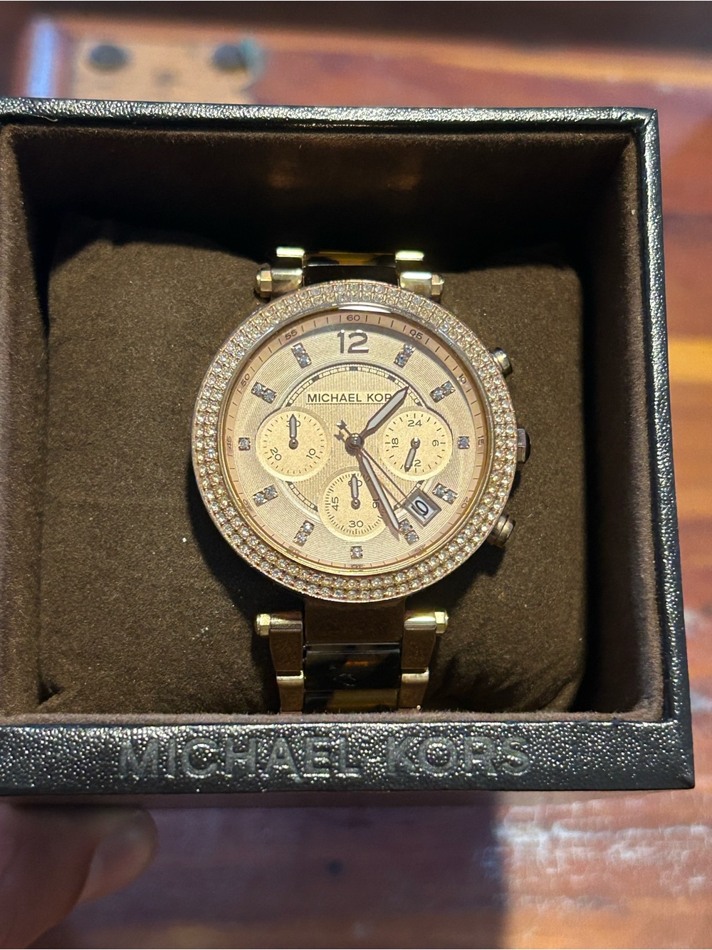 Michael Kors Parker MK5688 women's chronograph watch Gem-Set Bezel needs battery